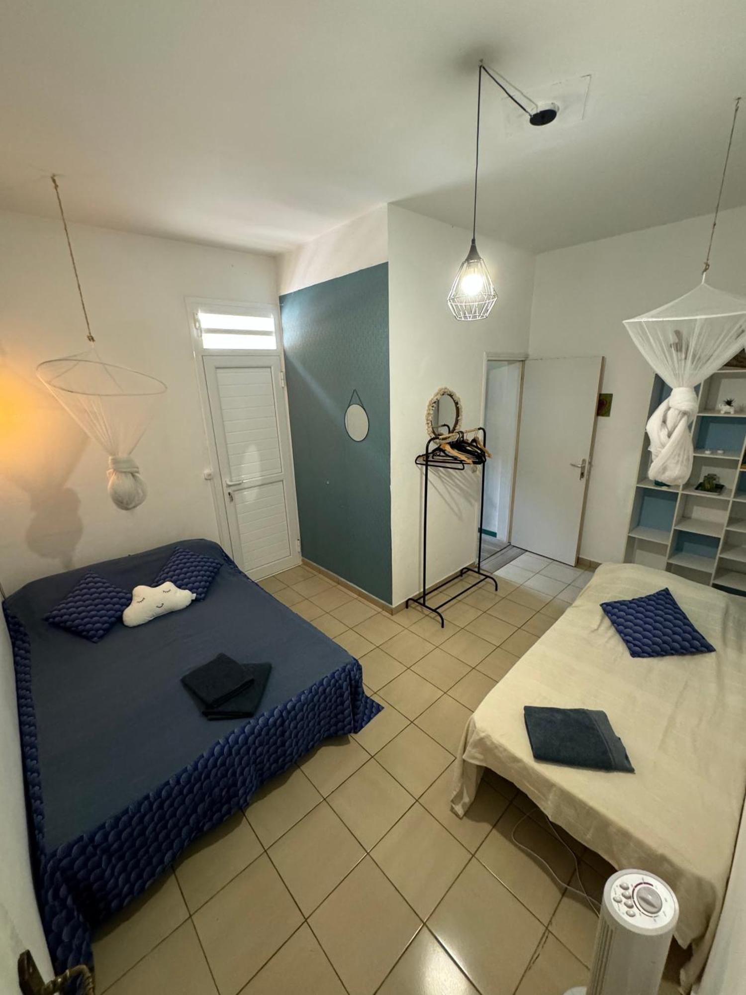 La Canopee Enchantee, Chambres D'Hotes, Piscine, Proche Aeroport, Gare Maritime Лес Абимес Екстериор снимка