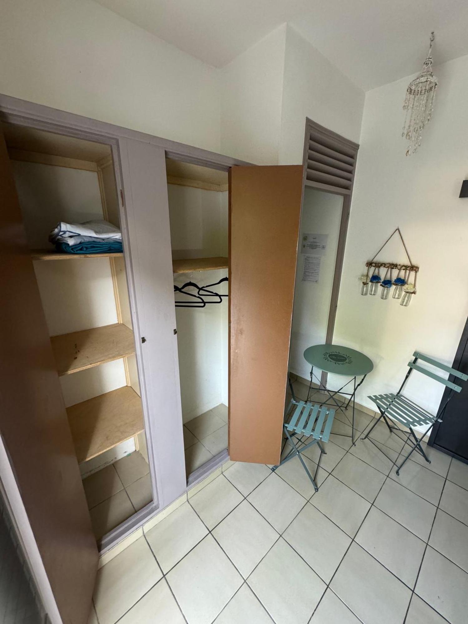 La Canopee Enchantee, Chambres D'Hotes, Piscine, Proche Aeroport, Gare Maritime Лес Абимес Екстериор снимка