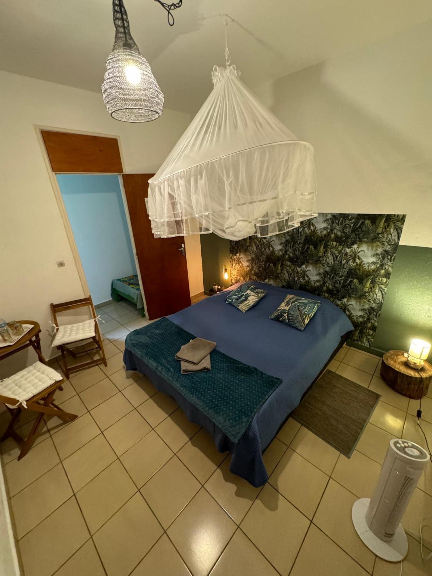 La Canopee Enchantee, Chambres D'Hotes, Piscine, Proche Aeroport, Gare Maritime Лес Абимес Екстериор снимка