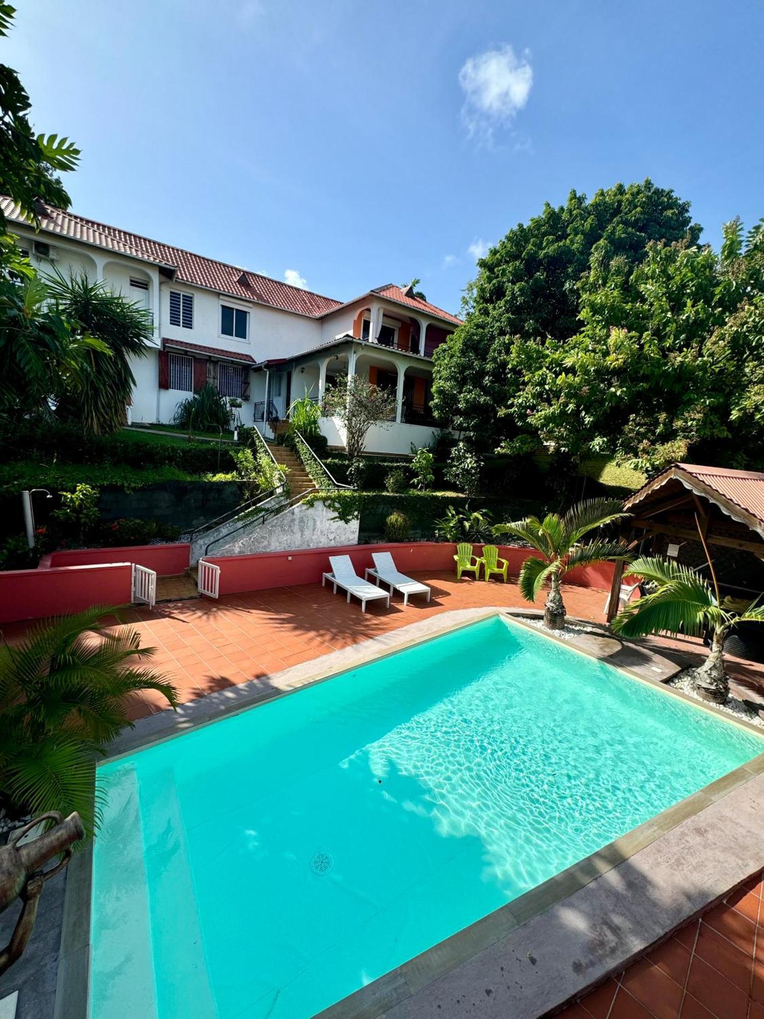 La Canopee Enchantee, Chambres D'Hotes, Piscine, Proche Aeroport, Gare Maritime Лес Абимес Екстериор снимка