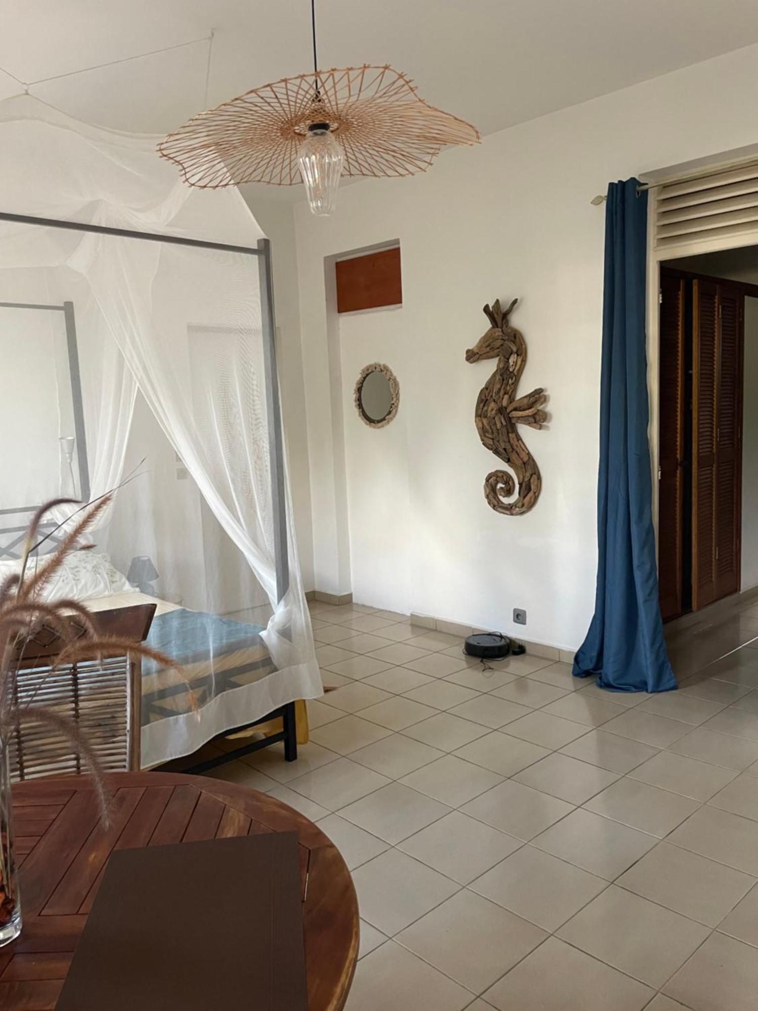 La Canopee Enchantee, Chambres D'Hotes, Piscine, Proche Aeroport, Gare Maritime Лес Абимес Екстериор снимка